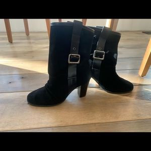 Ladies Suede boots